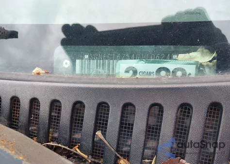 2004 Chevrolet Suburban 1500 Ls z USA, uszkodzony, nr VIN 3GNEC16Z34G110624